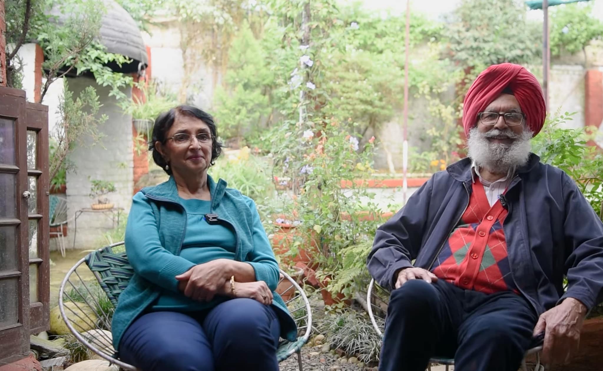 Peter Singh (80) and his wife Neeno Kaur (71) began their journey toward sustainable living in 1998, when Neeno was diagnosed with Chronic Lymphocytic Leukemia. The diagnosis became a turning point, prompting the couple to reimagine their lifestyle and environment. Over the years, they transformed their home into a self-sufficient, eco-conscious haven that defies Delhi’s toxic air.